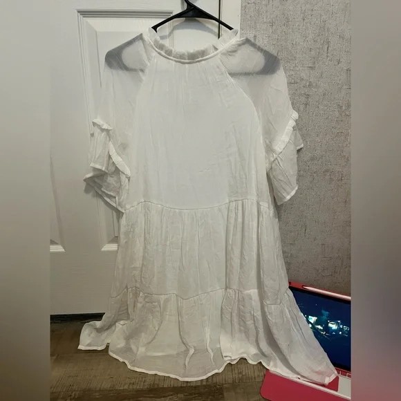 White ruffle dress - Picture 3 of 3